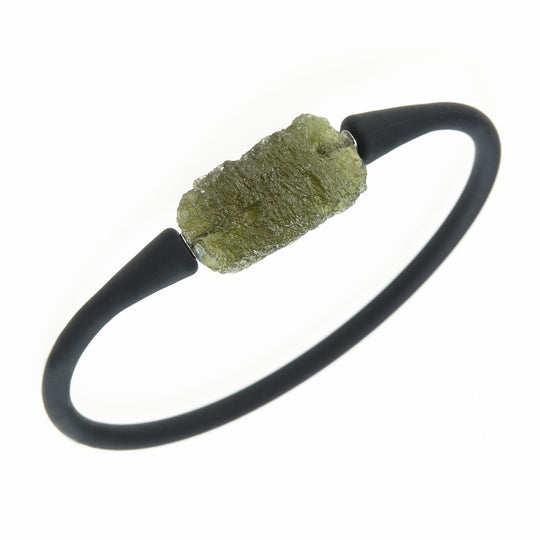 Náramek s přírodním vltavínem